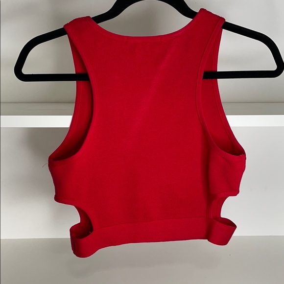 Red crop top - Picture 2 of 3